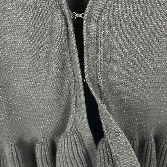 Apt. 9 black sweater with front hooks, ruffle bottom, size M - Picture 7 of 8